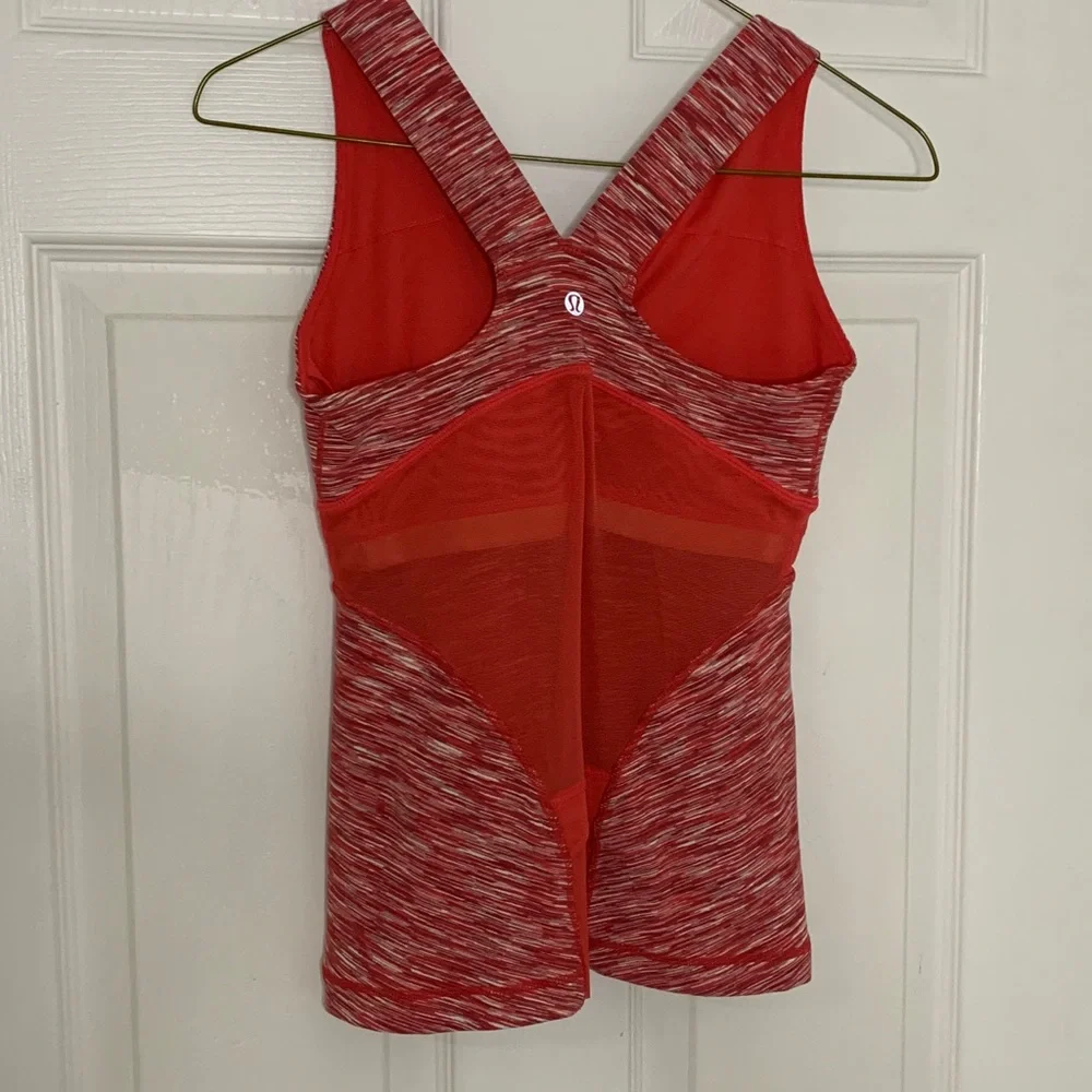 LULULEMON tank 6 - Picture 2 of 4